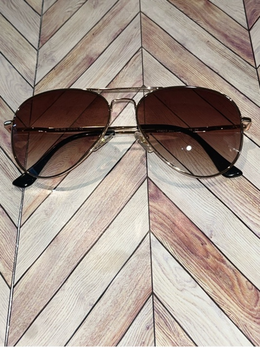 Veda Tinda vision Aviator Sunglasses with gold frame Brown Gradient Lenses